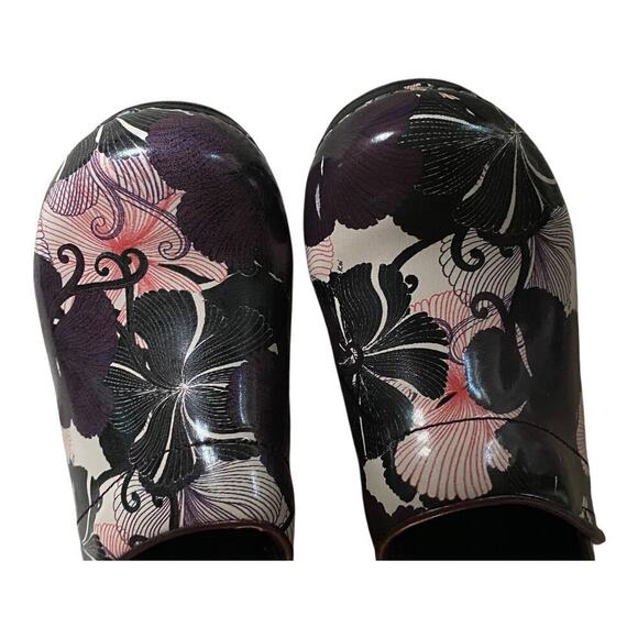 Sanita Patent Leather Clogs EU 35, US 4 Floral Purple White Black Slip On - Picture 7 of 16